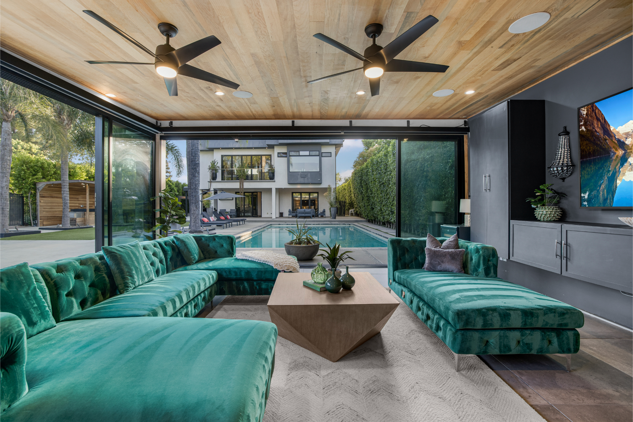 Louise Modern | Photo 61