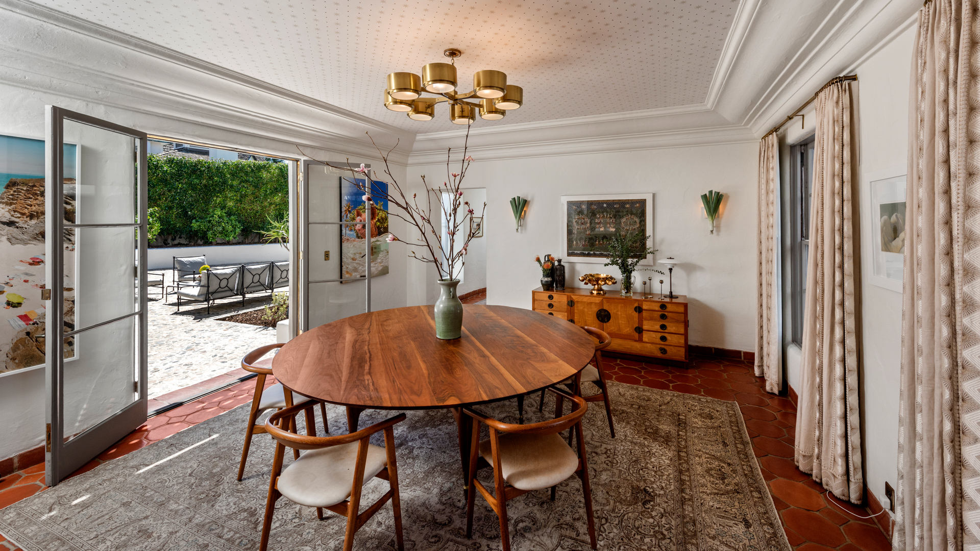 Howard Hughes Estate | Photo 19