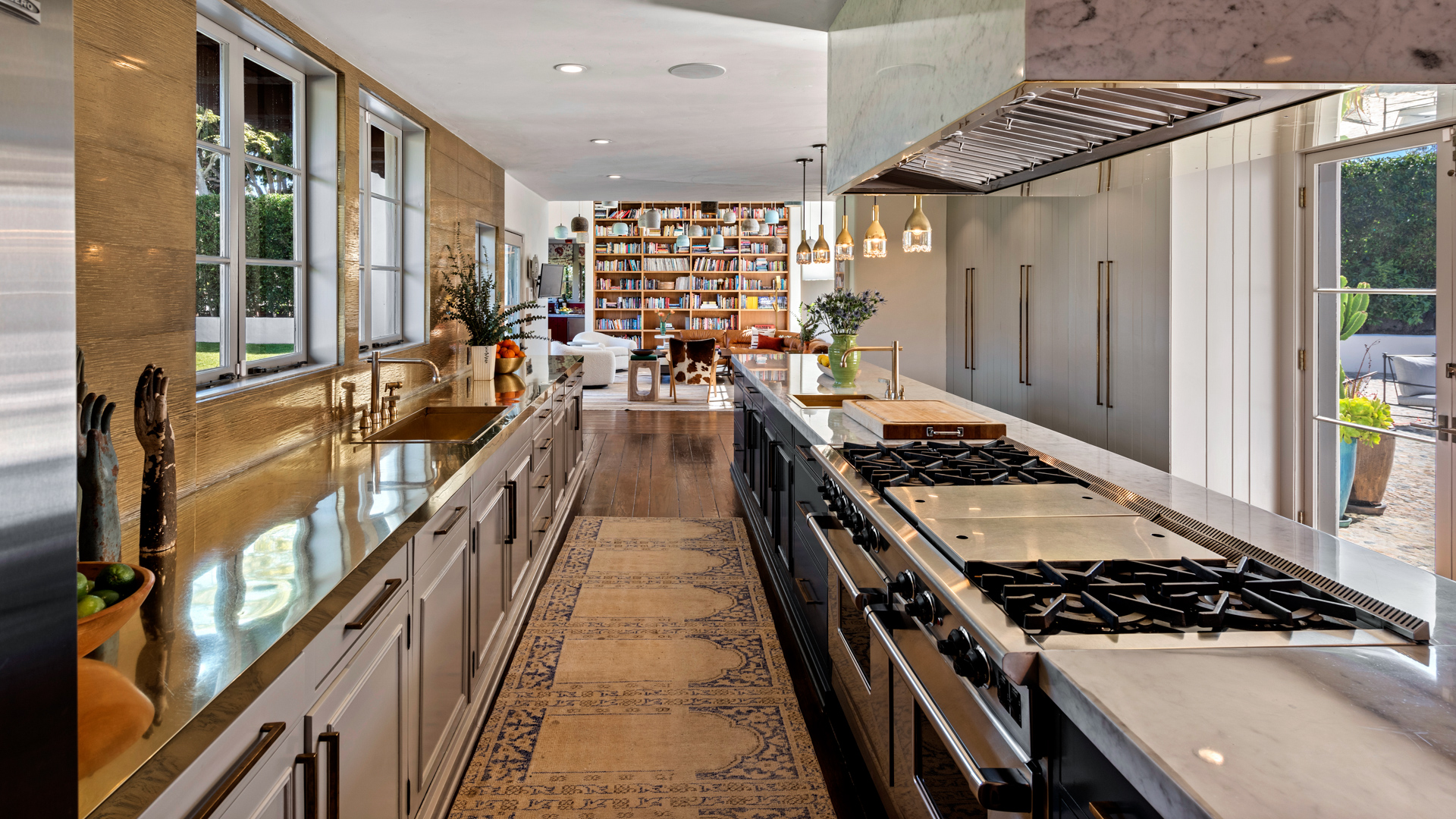 Howard Hughes Estate | Photo 13