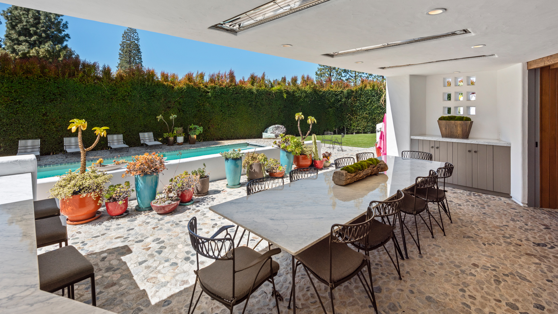 Howard Hughes Estate | Photo 22