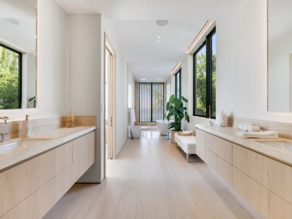 Venetian Drive | Photo 31