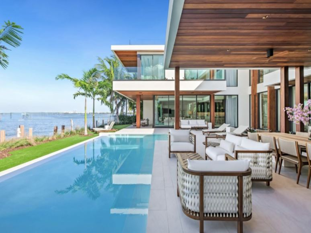 Venetian Drive | Photo 2