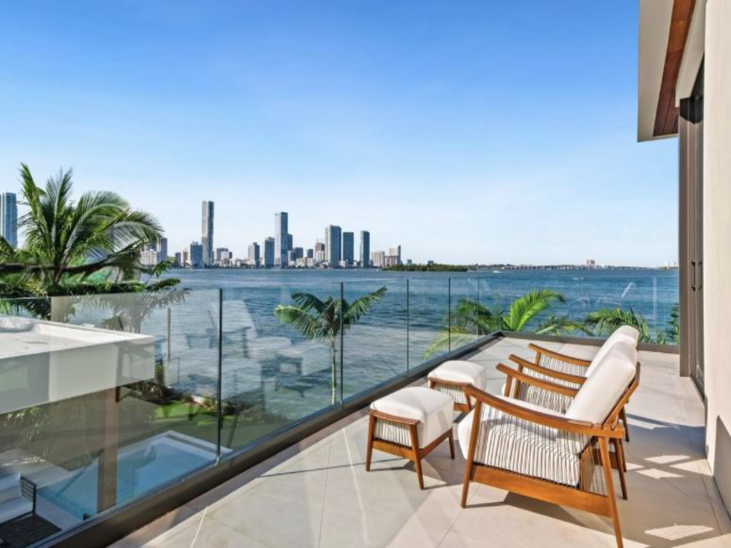 Venetian Drive | Photo 58