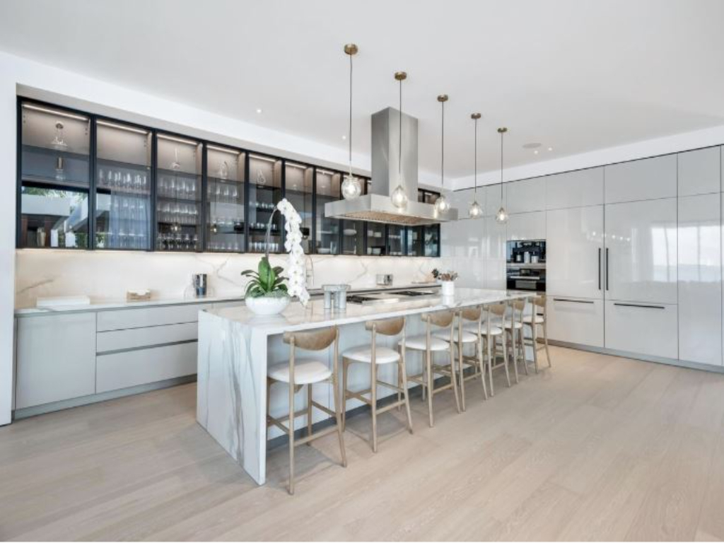 Venetian Drive | Photo 6