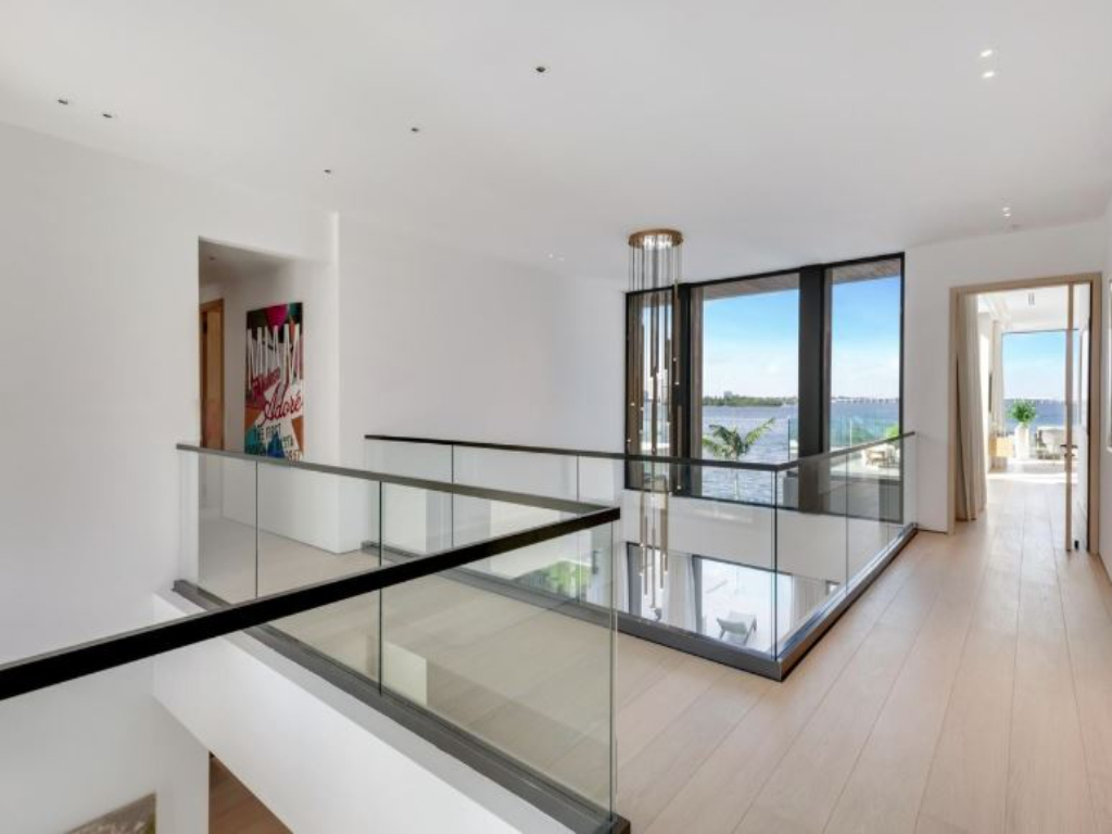 Venetian Drive | Photo 45