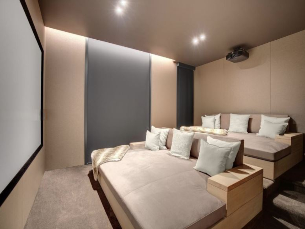 Venetian Drive | Photo 25