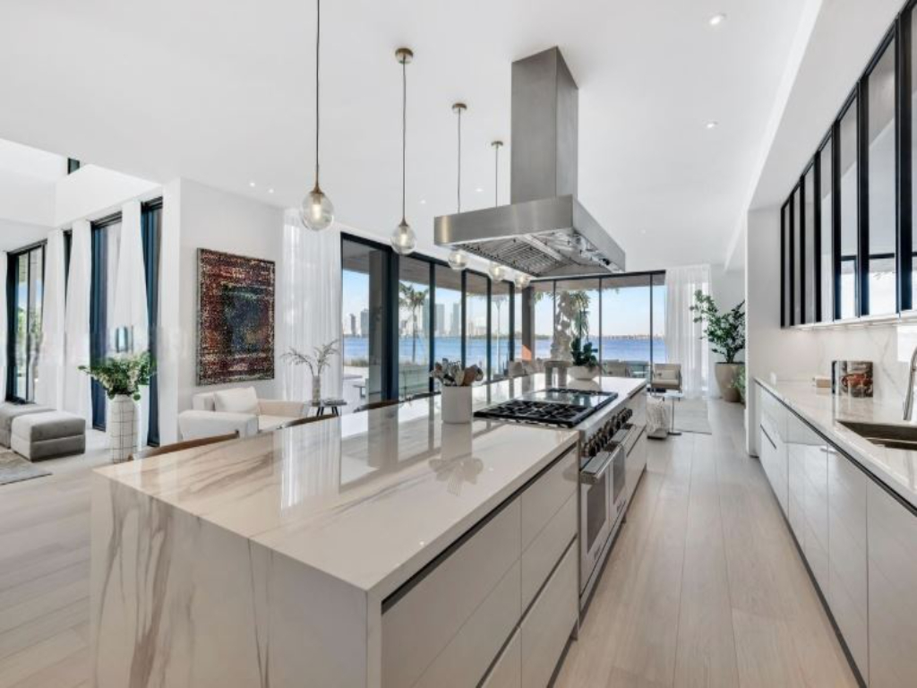 Venetian Drive | Photo 11