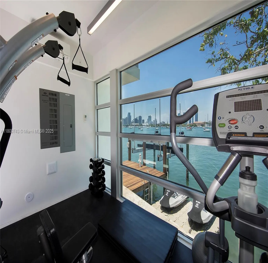 Hibiscus Dr | Photo 9