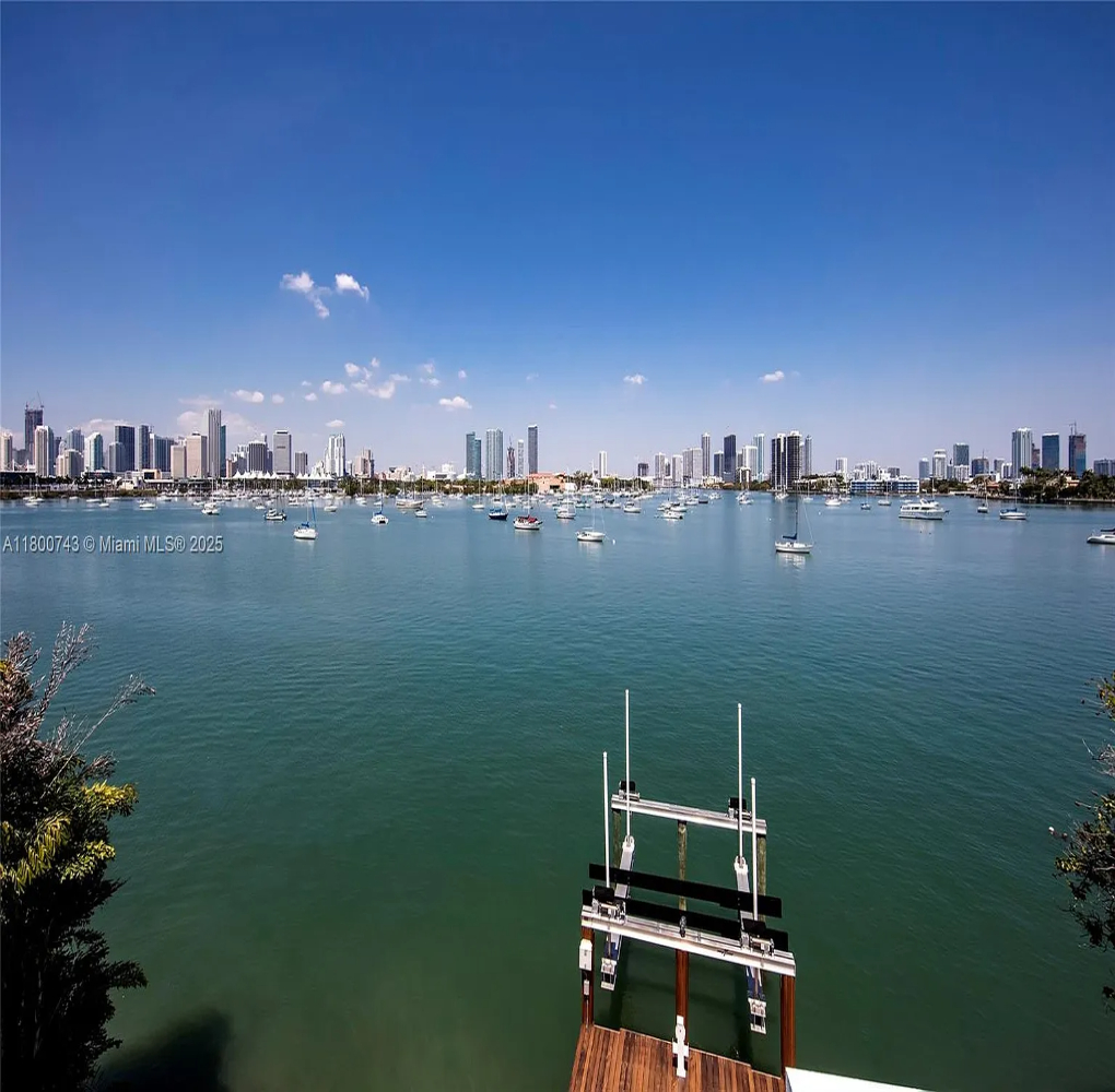 Hibiscus Dr | Photo 13