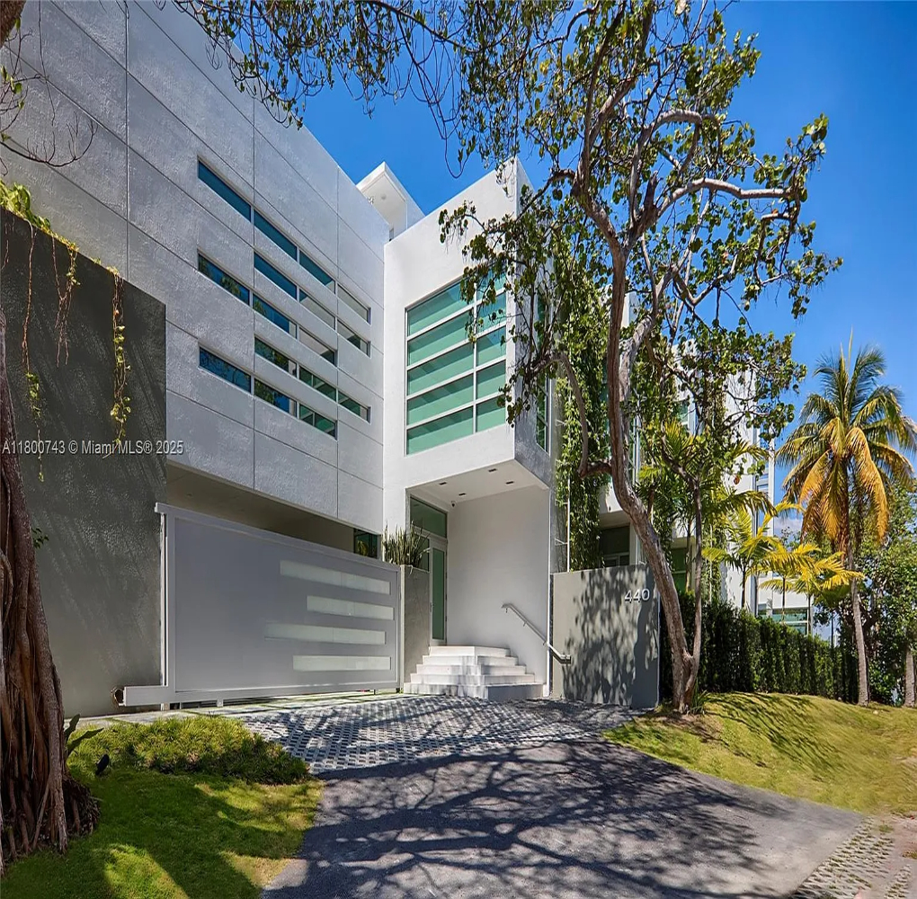 Hibiscus Dr | Photo 2