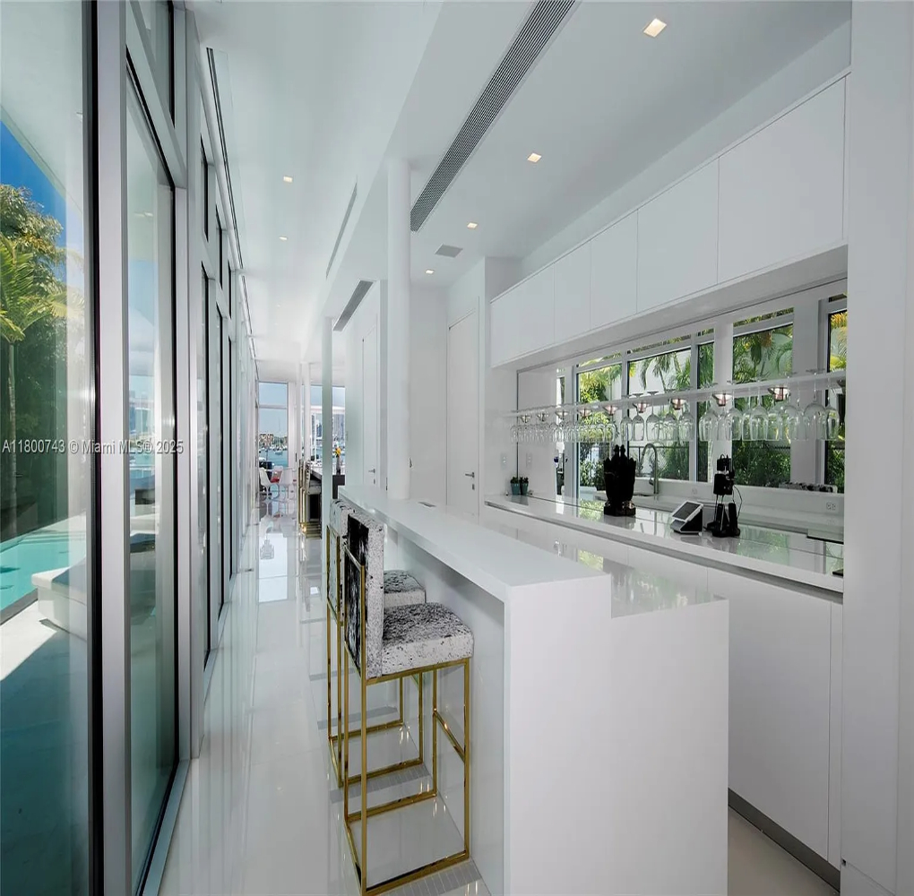 Hibiscus Dr | Photo 7