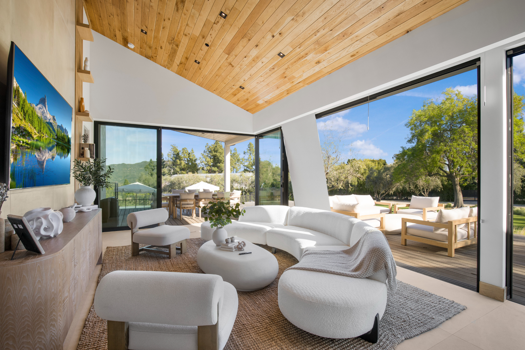 Lechusa Estate | Photo 6