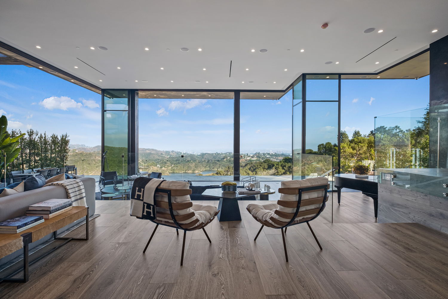 The Donella Mansion | Photo 11