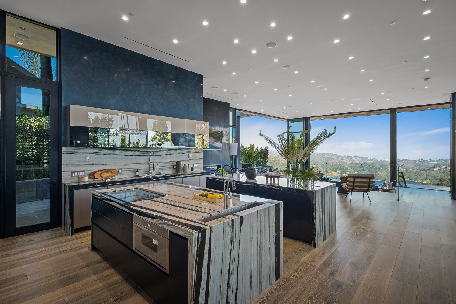 The Donella Mansion | Photo 13