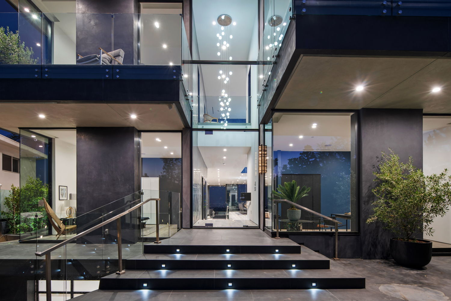 The Donella Mansion | Photo 4