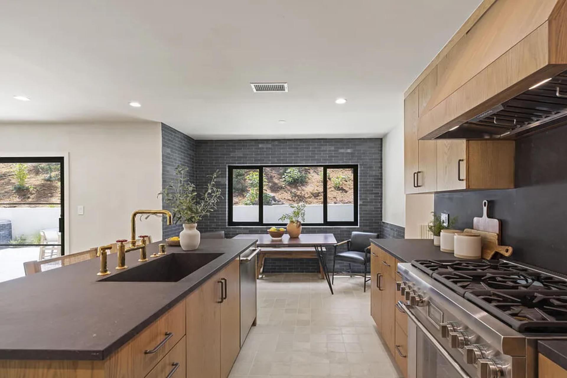 The Dona Modern | Photo 12