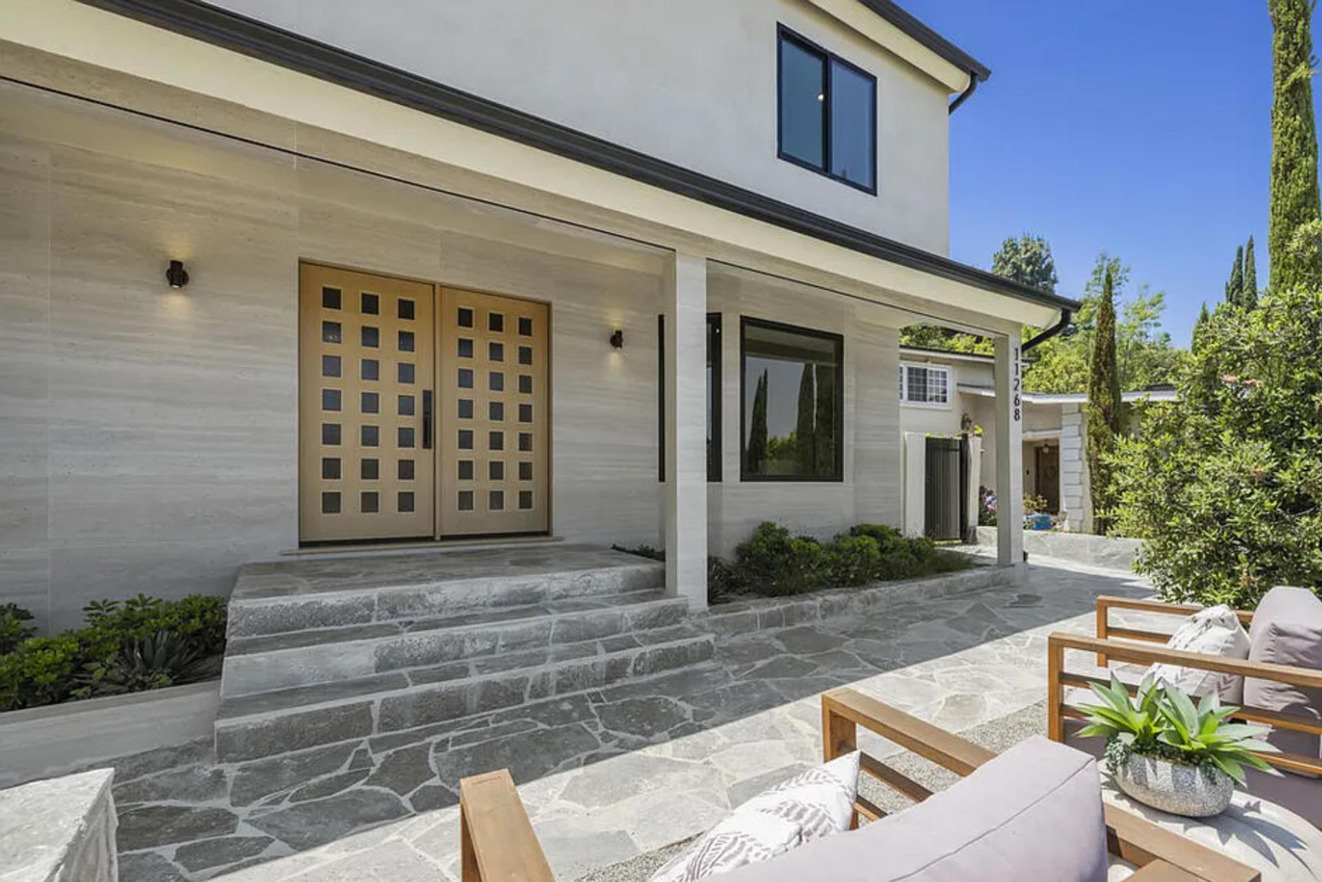 The Dona Modern | Photo 2