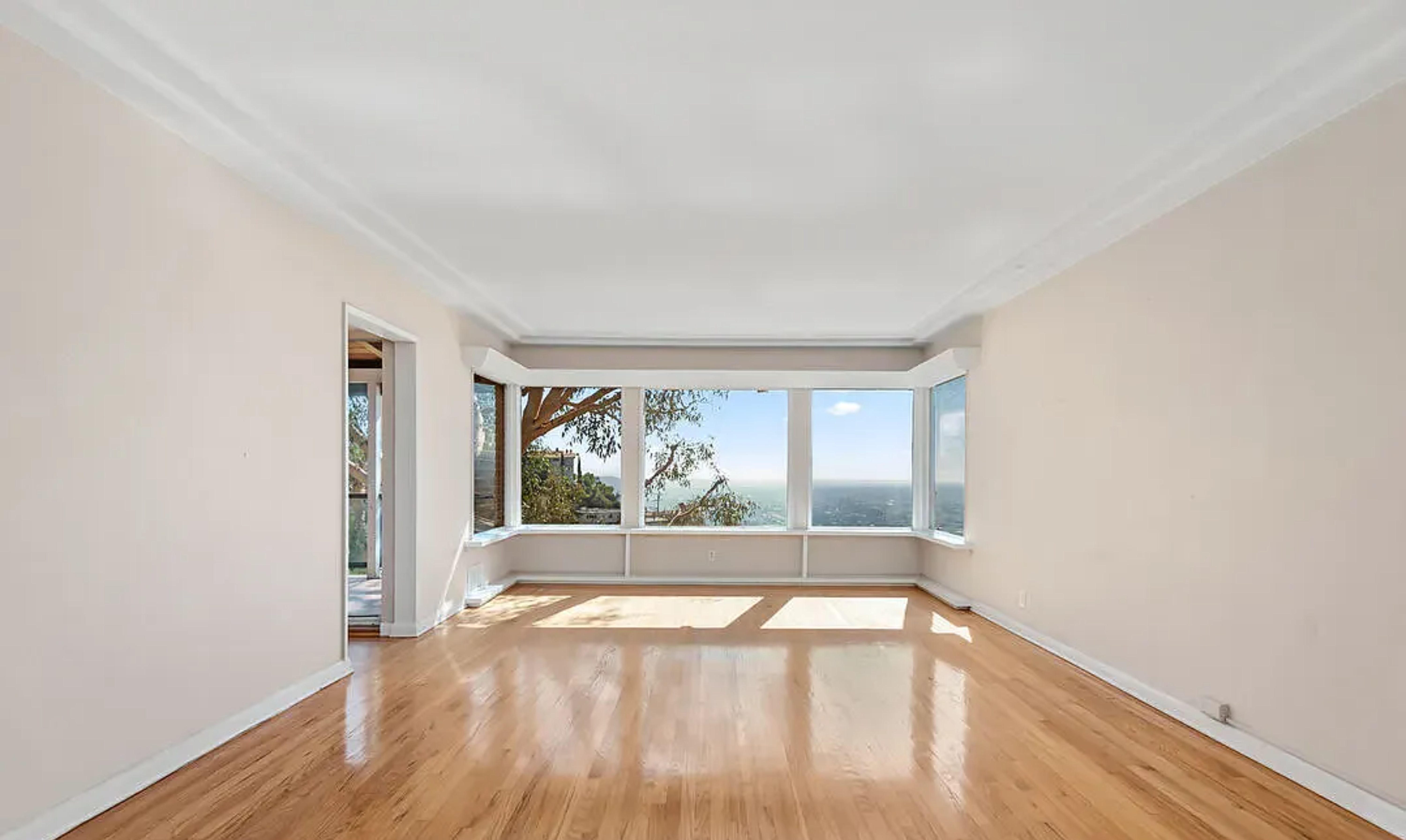 Hollywood Hillside View | Photo 32