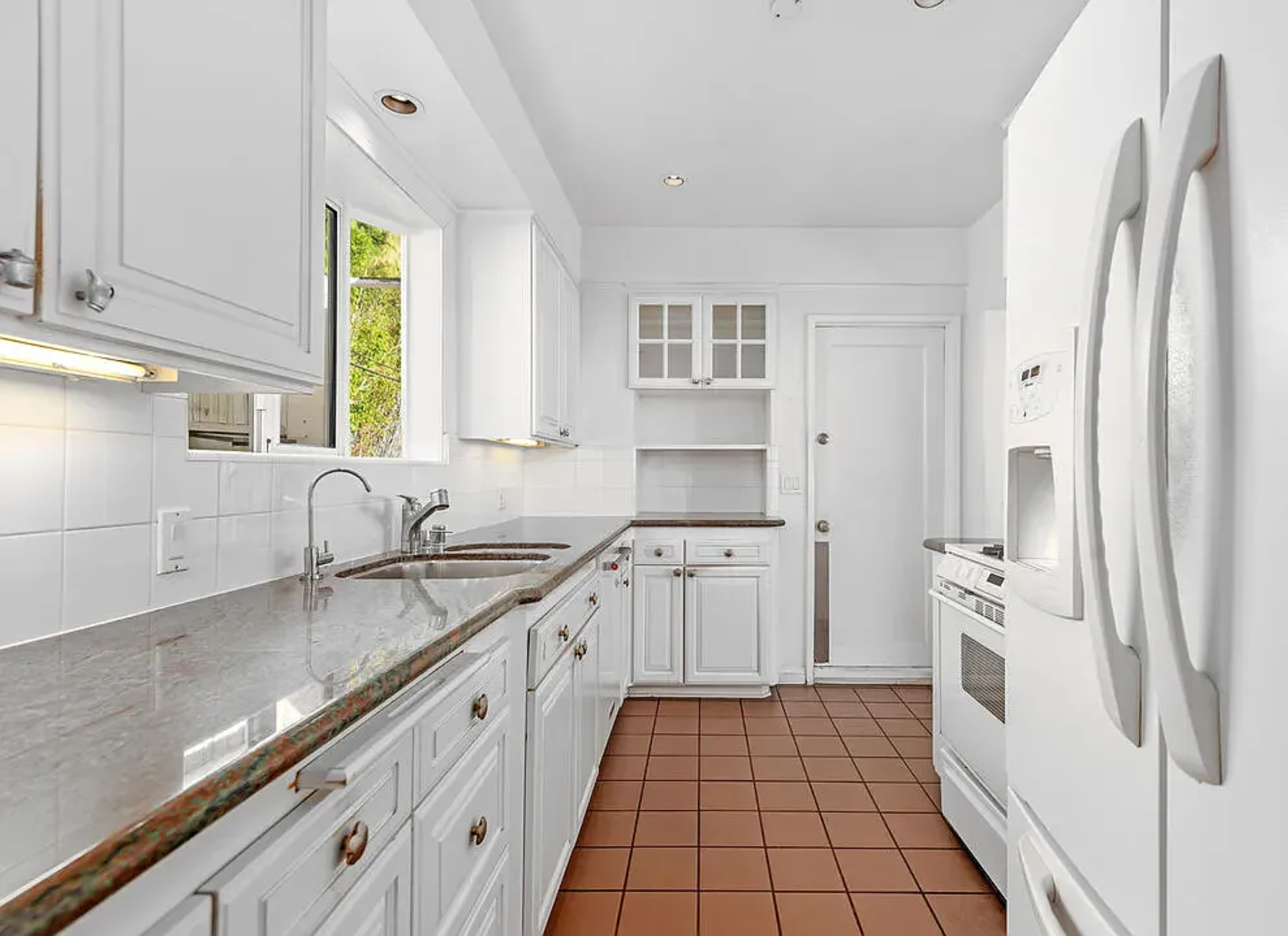 Hollywood Hillside View | Photo 24