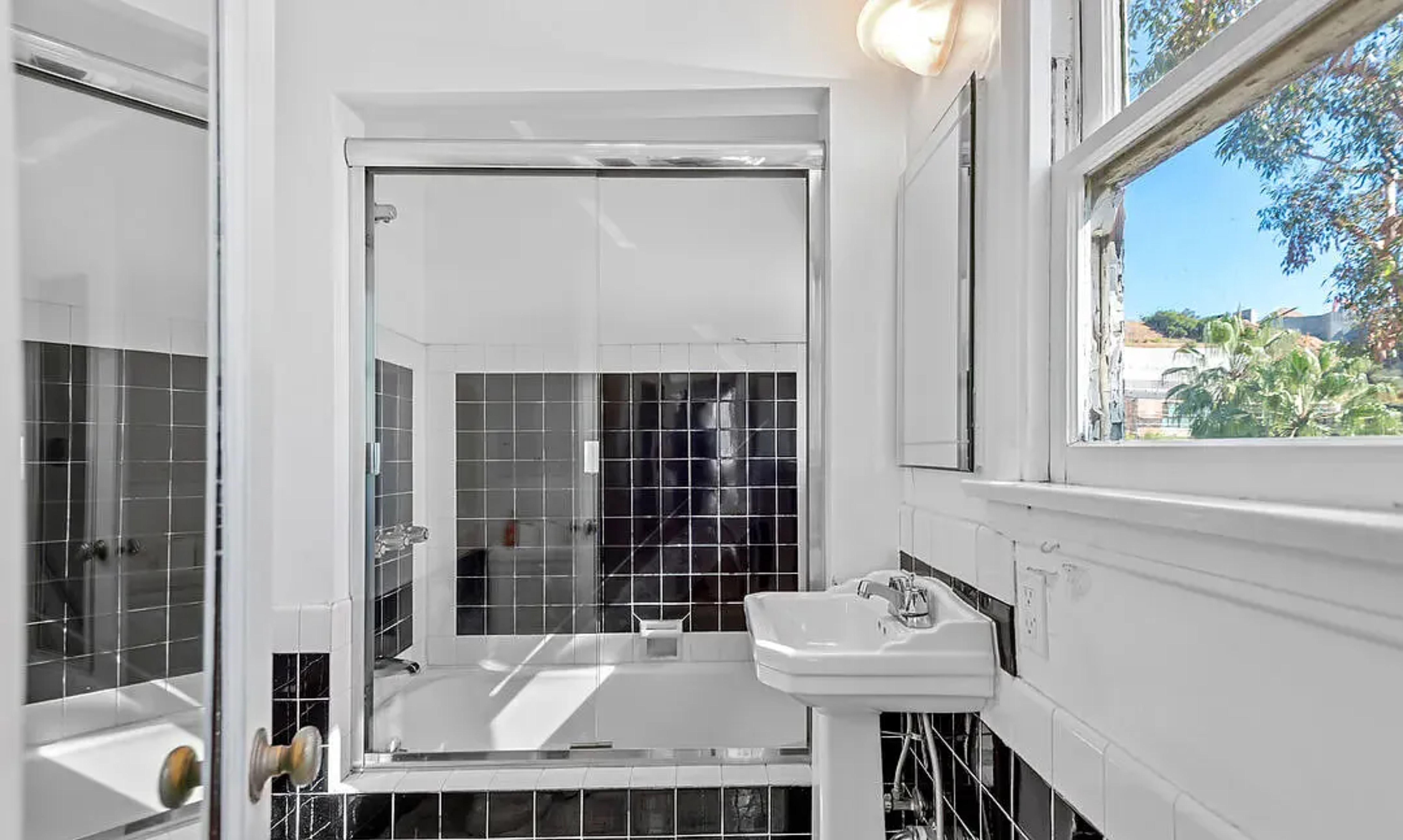 Hollywood Hillside View | Photo 10