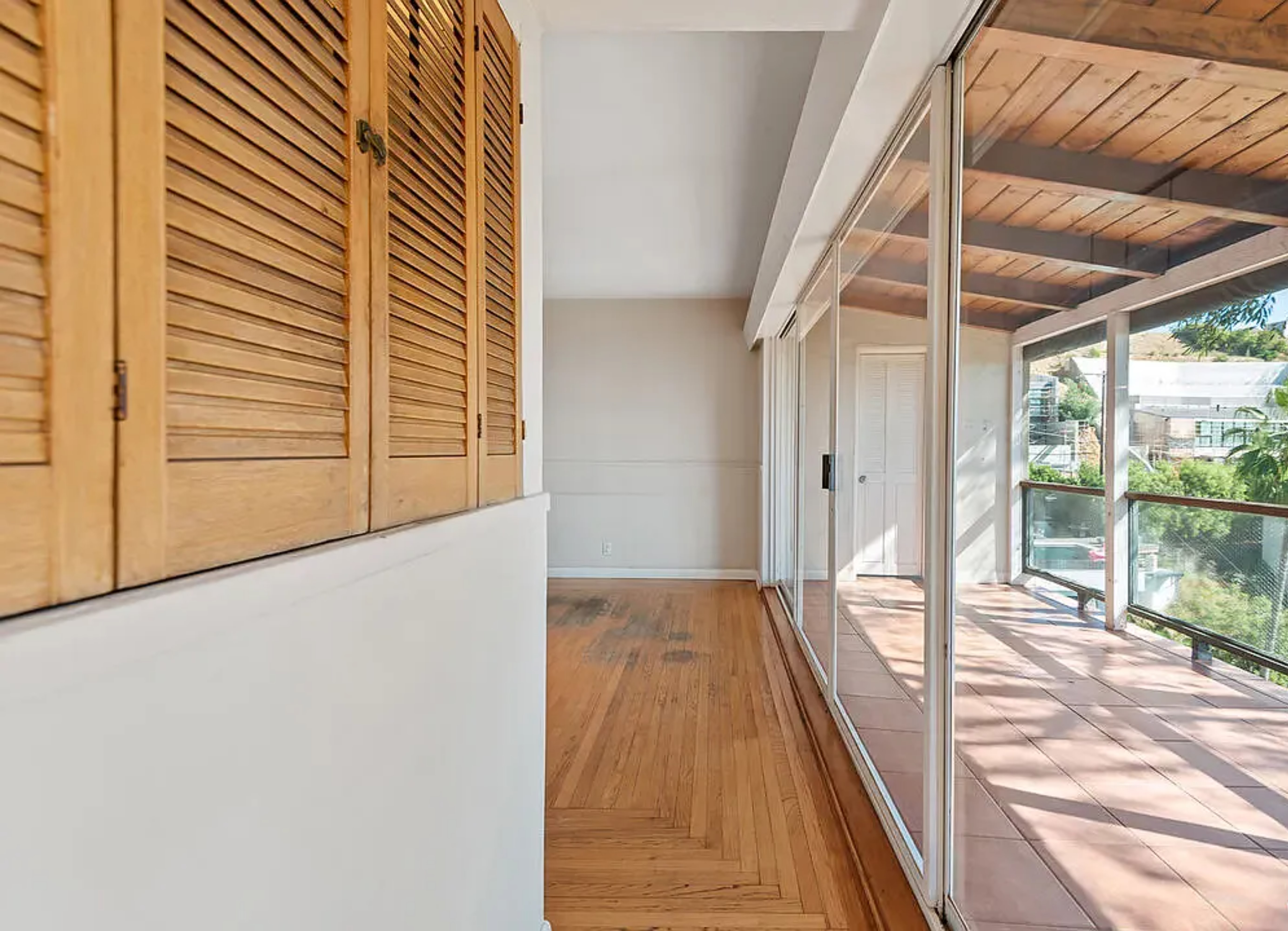 Hollywood Hillside View | Photo 27