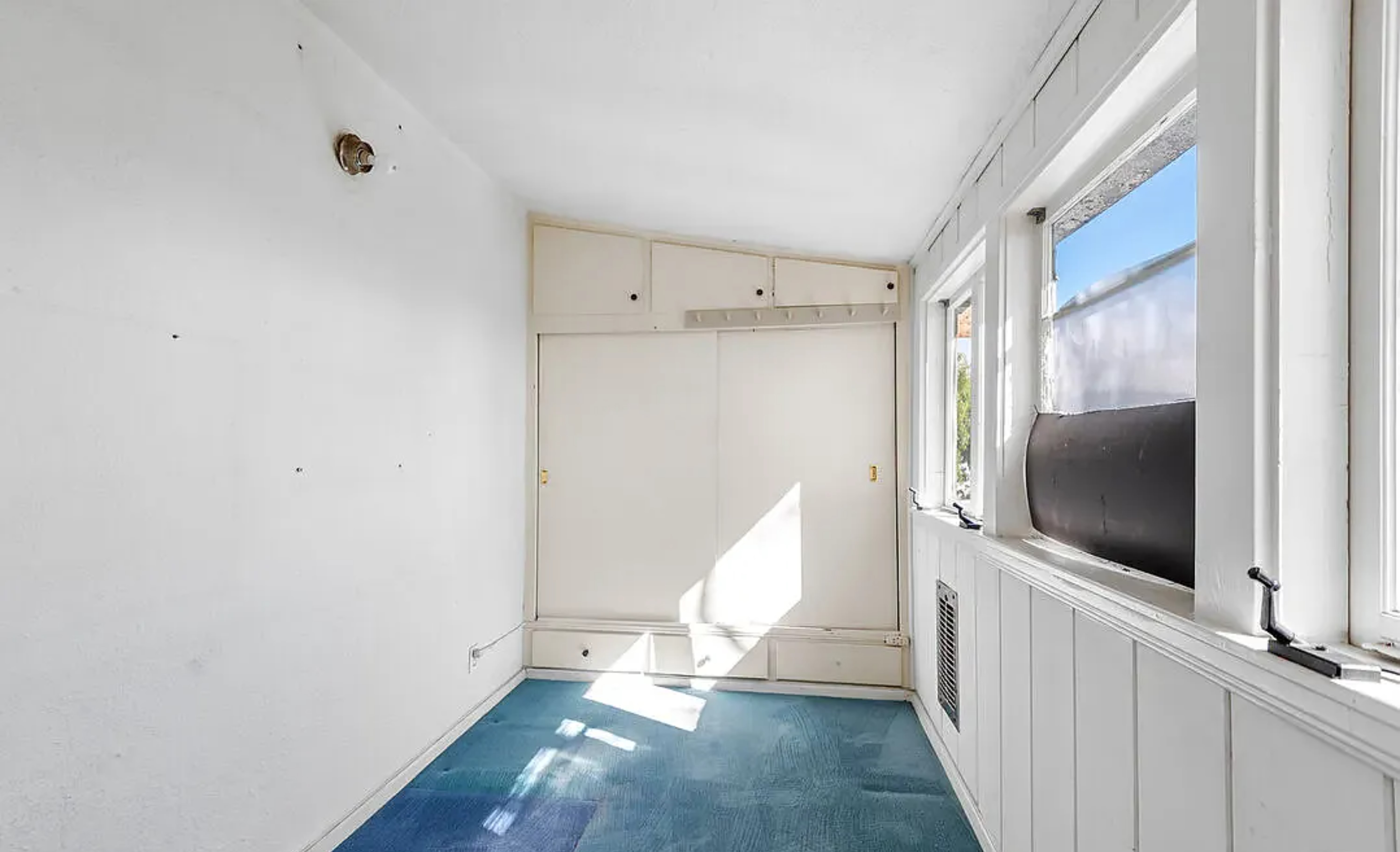 Hollywood Hillside View | Photo 18