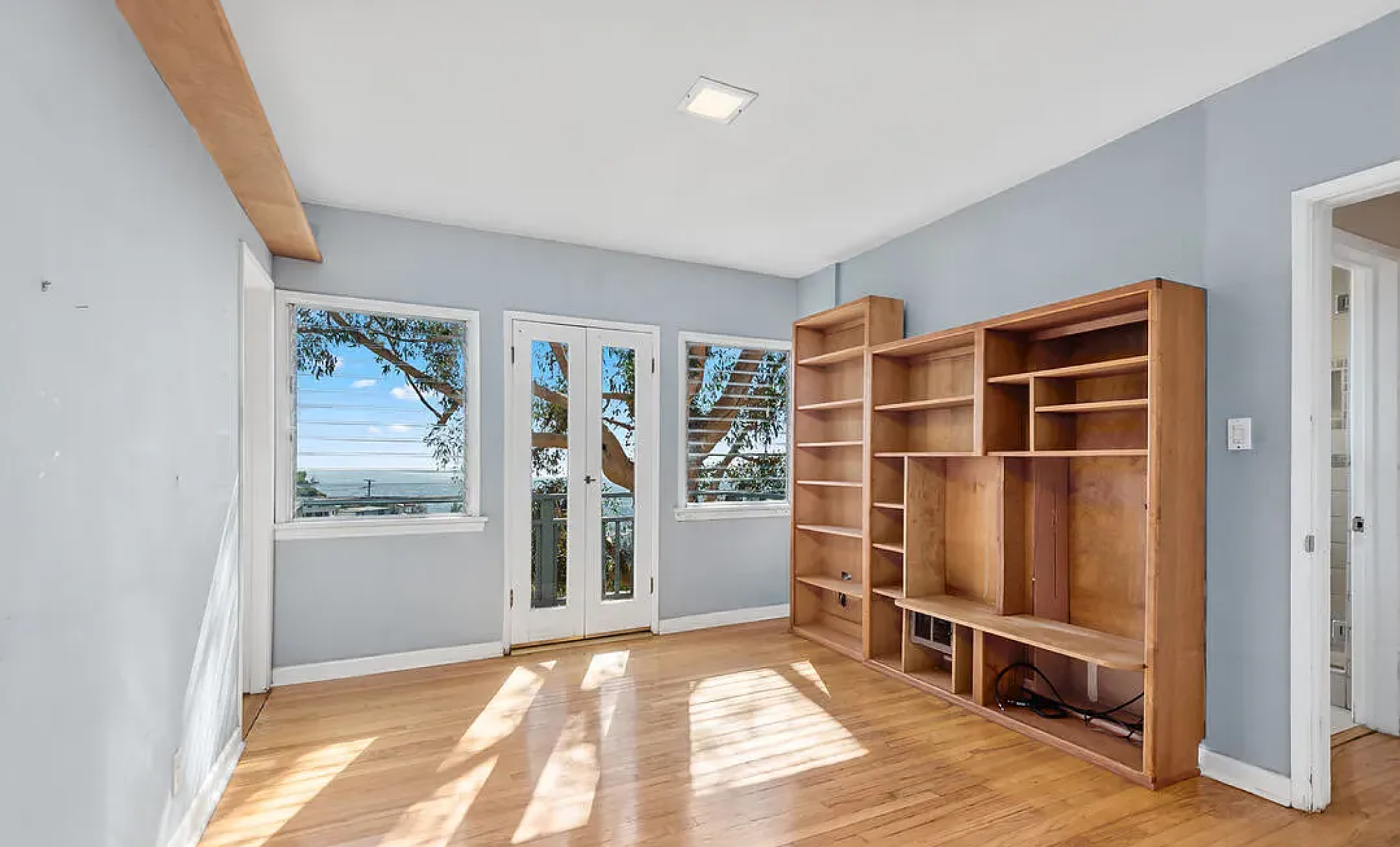 Hollywood Hillside View | Photo 9