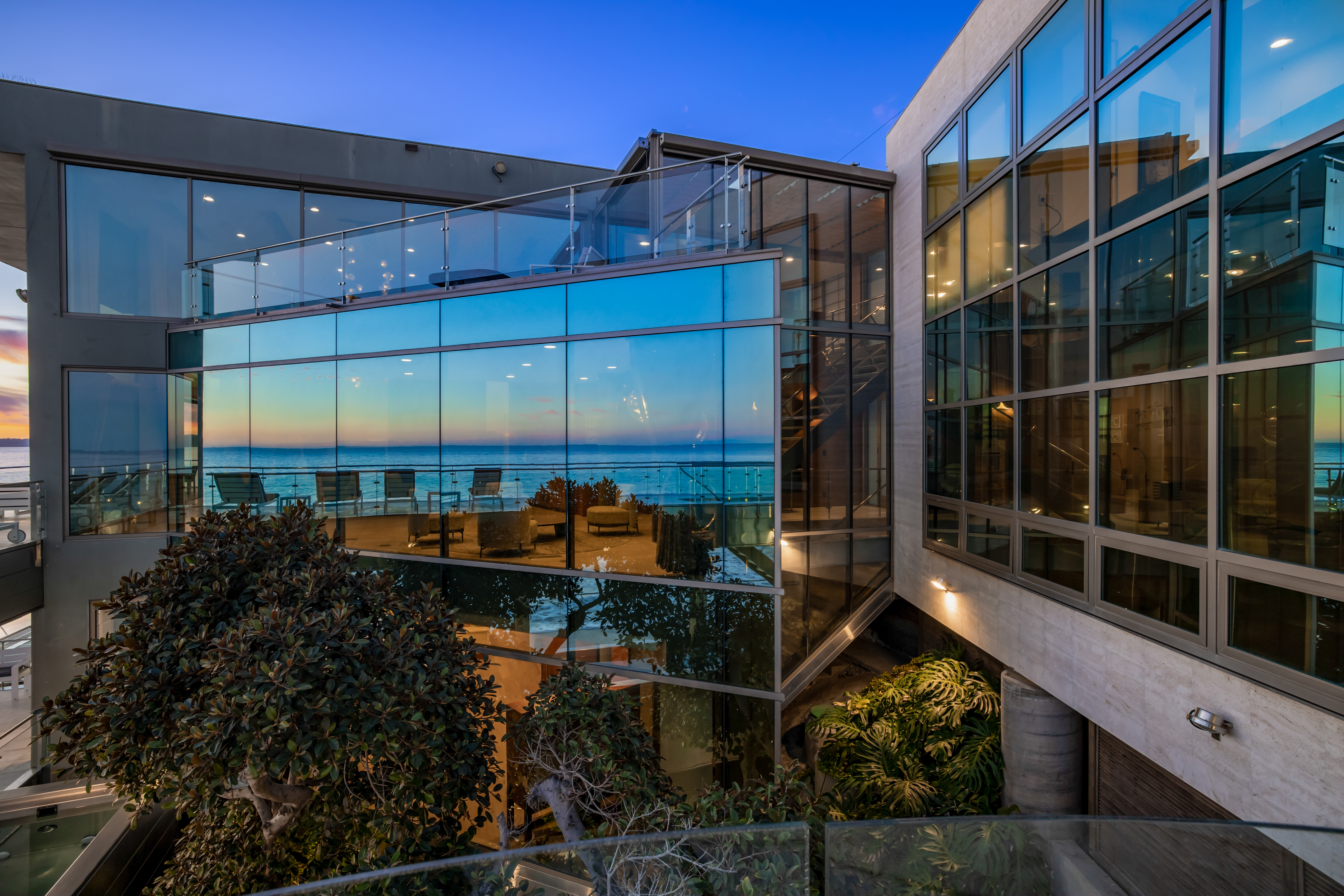 Malibu Road Modern | Photo 31