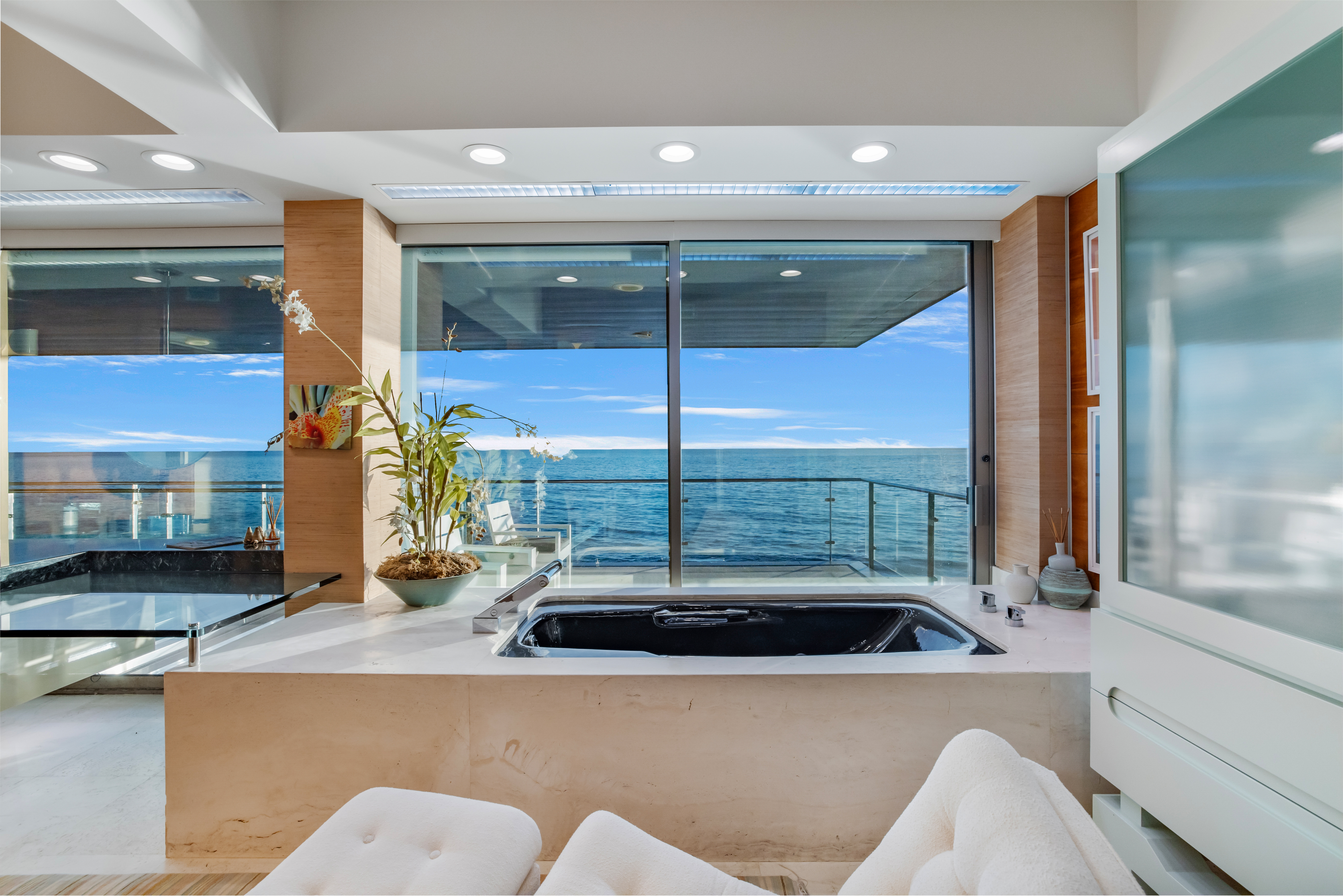 Malibu Road Modern | Photo 19