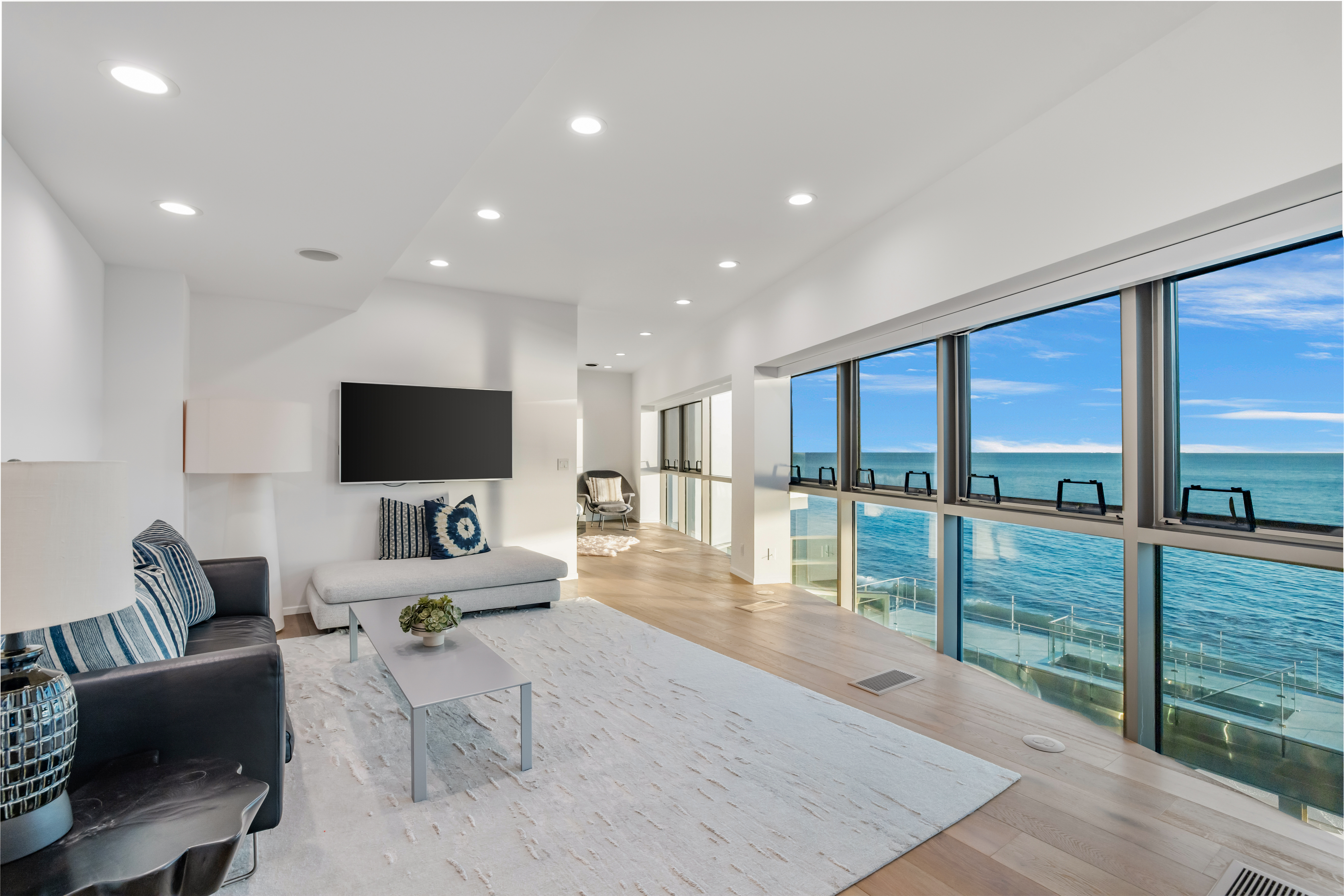 Malibu Road Modern | Photo 22