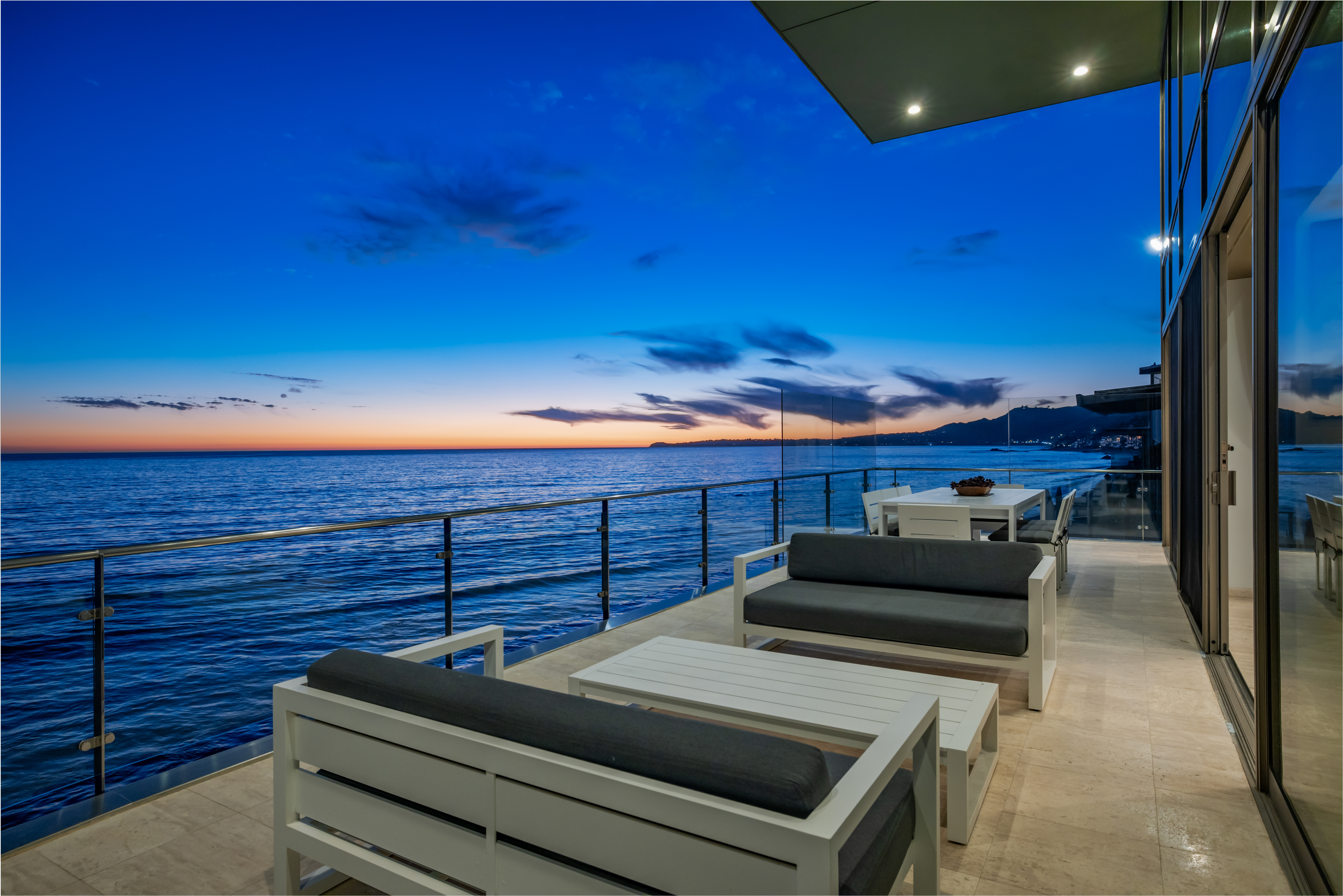 Malibu Road Modern | Photo 4