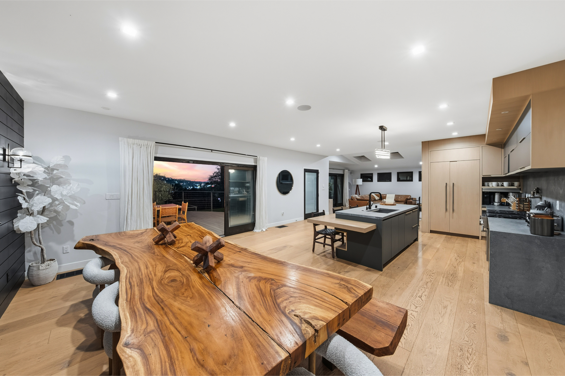 Farley Court | Photo 16