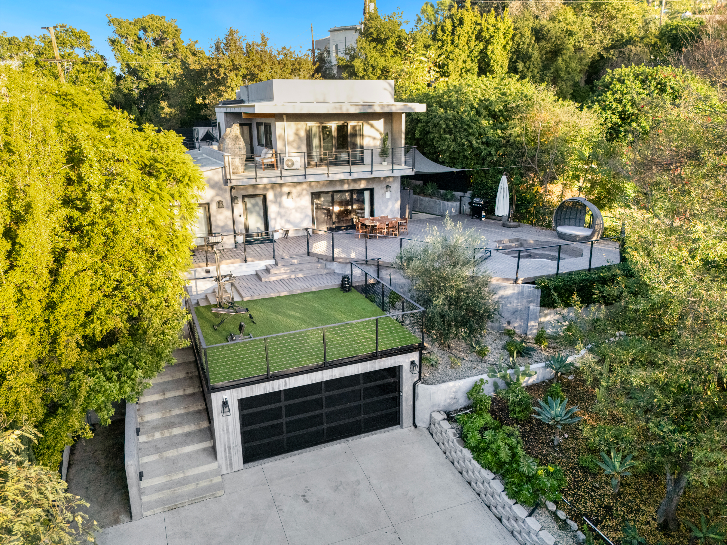 Farley Court | Photo 2