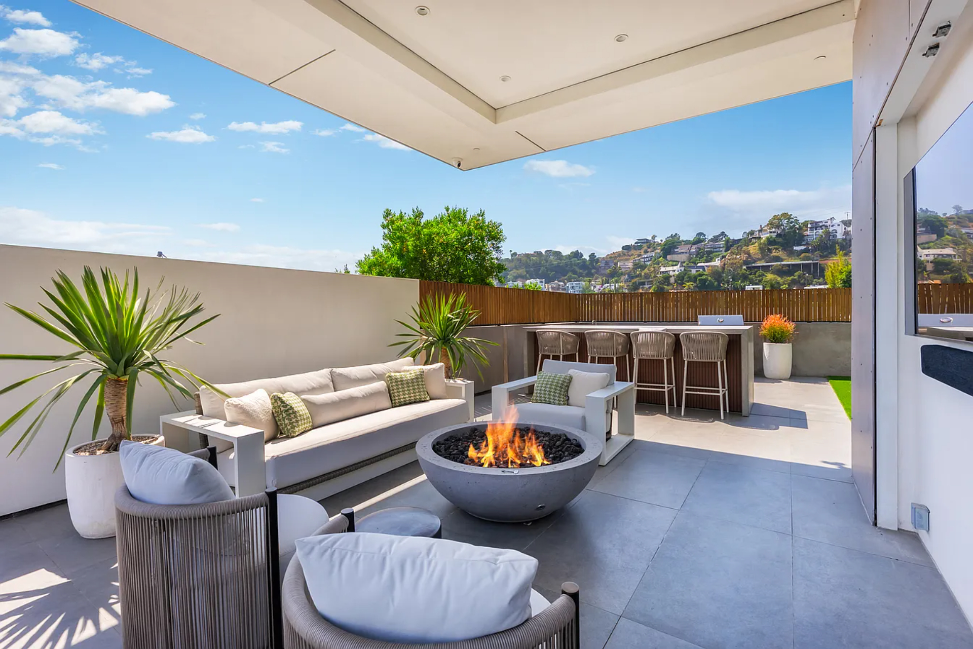 Blue Heights Modern | Photo 30