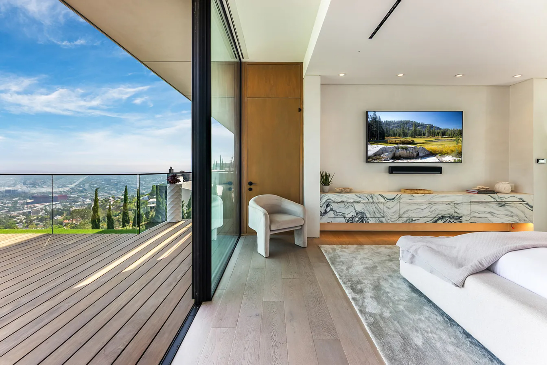 Blue Heights Modern | Photo 10