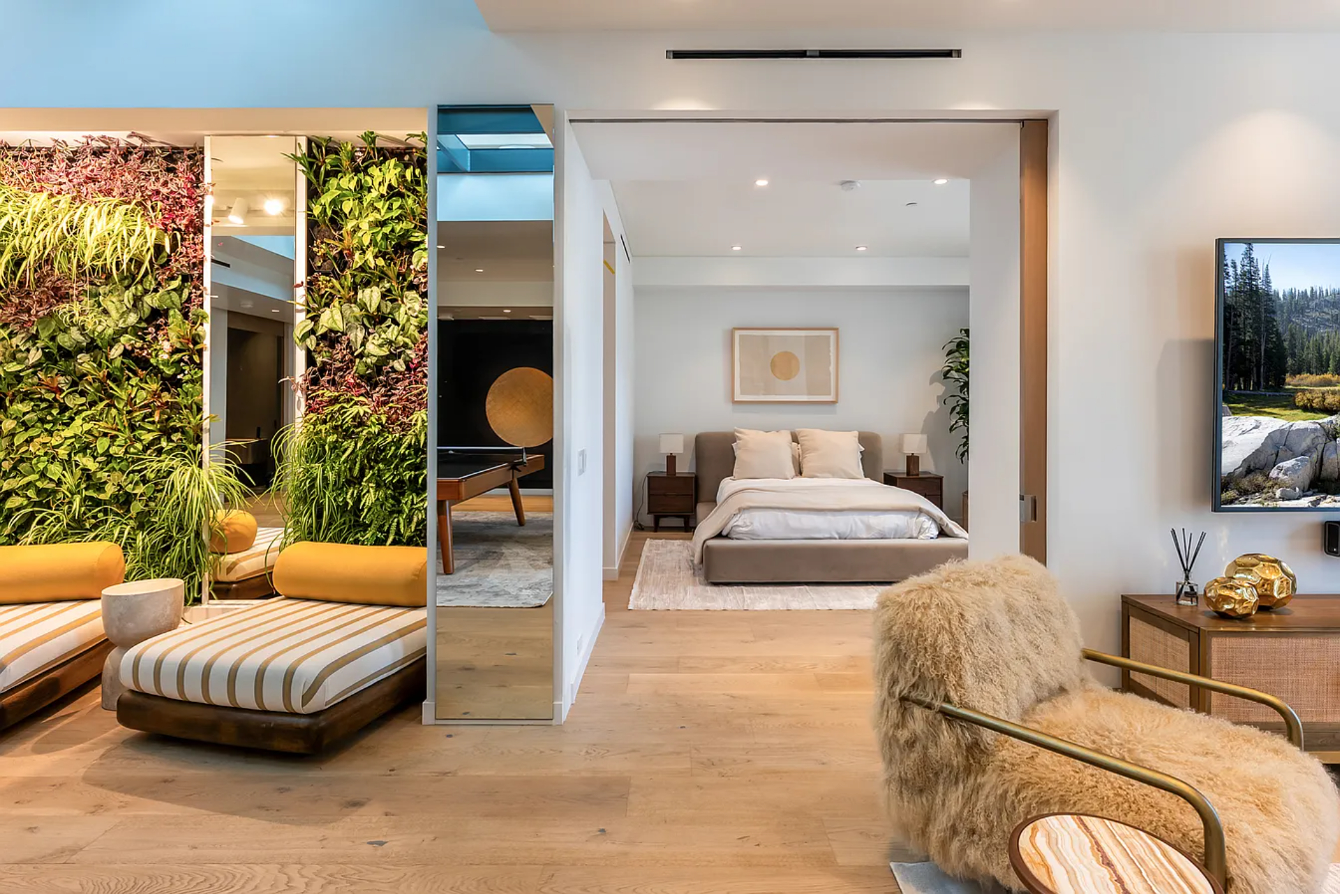 Blue Heights Modern | Photo 25