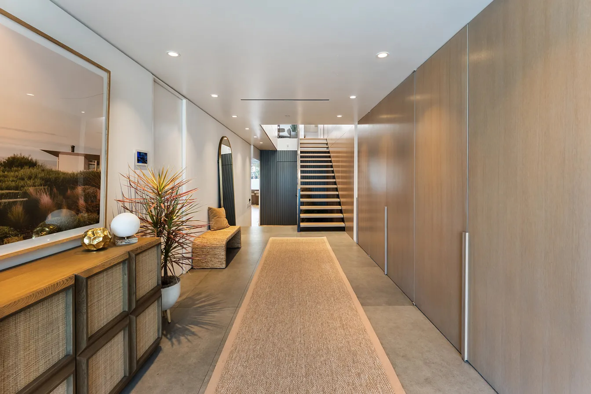 Blue Heights Modern | Photo 18