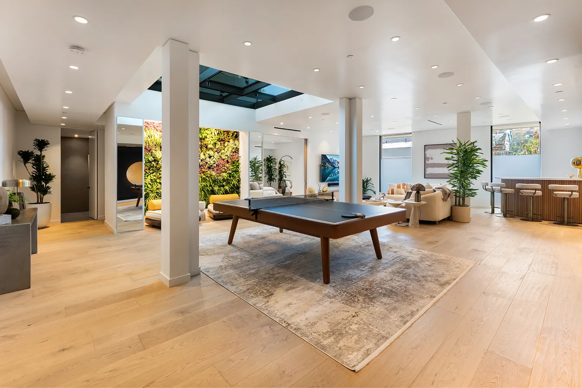 Blue Heights Modern | Photo 20