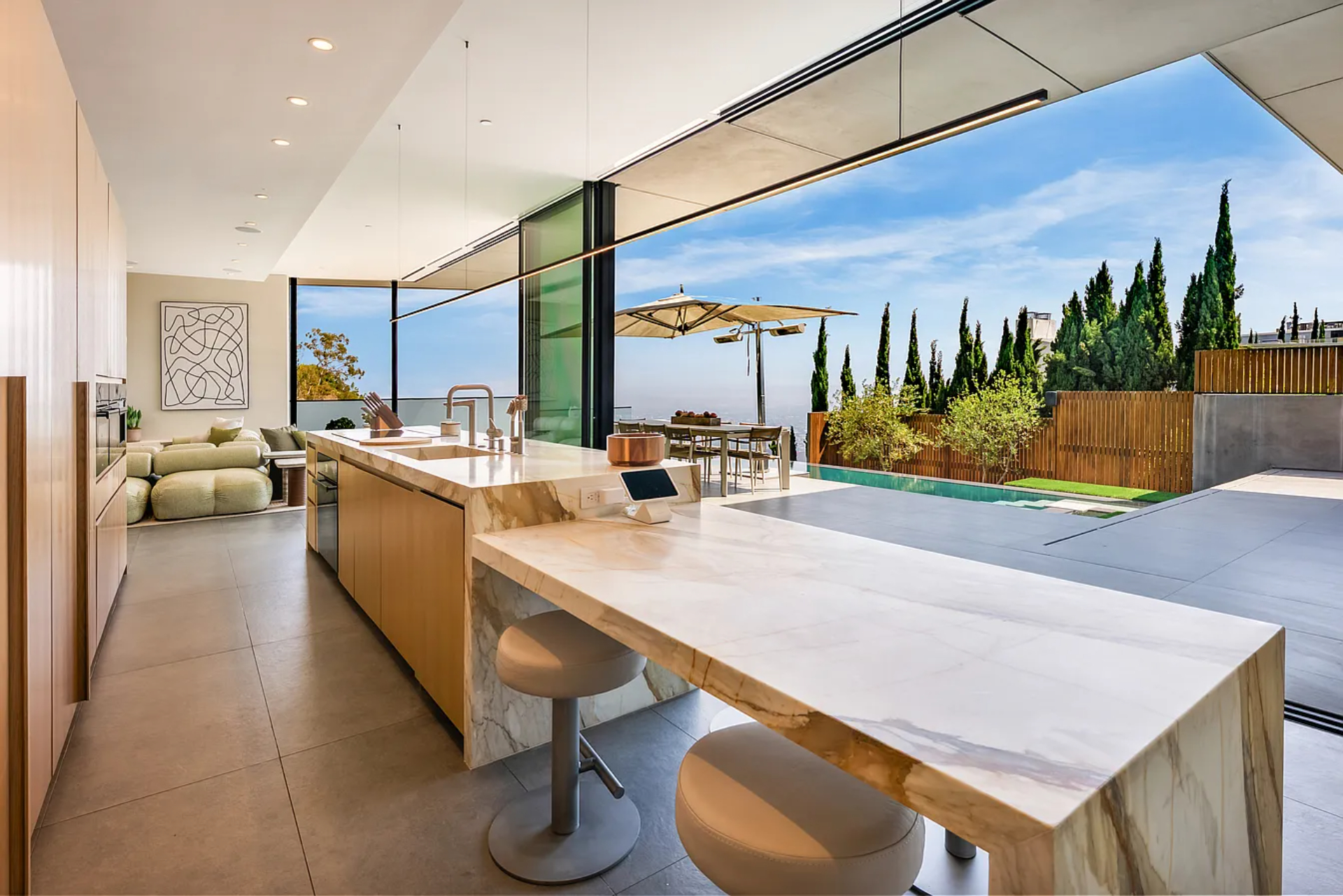 Blue Heights Modern | Photo 4