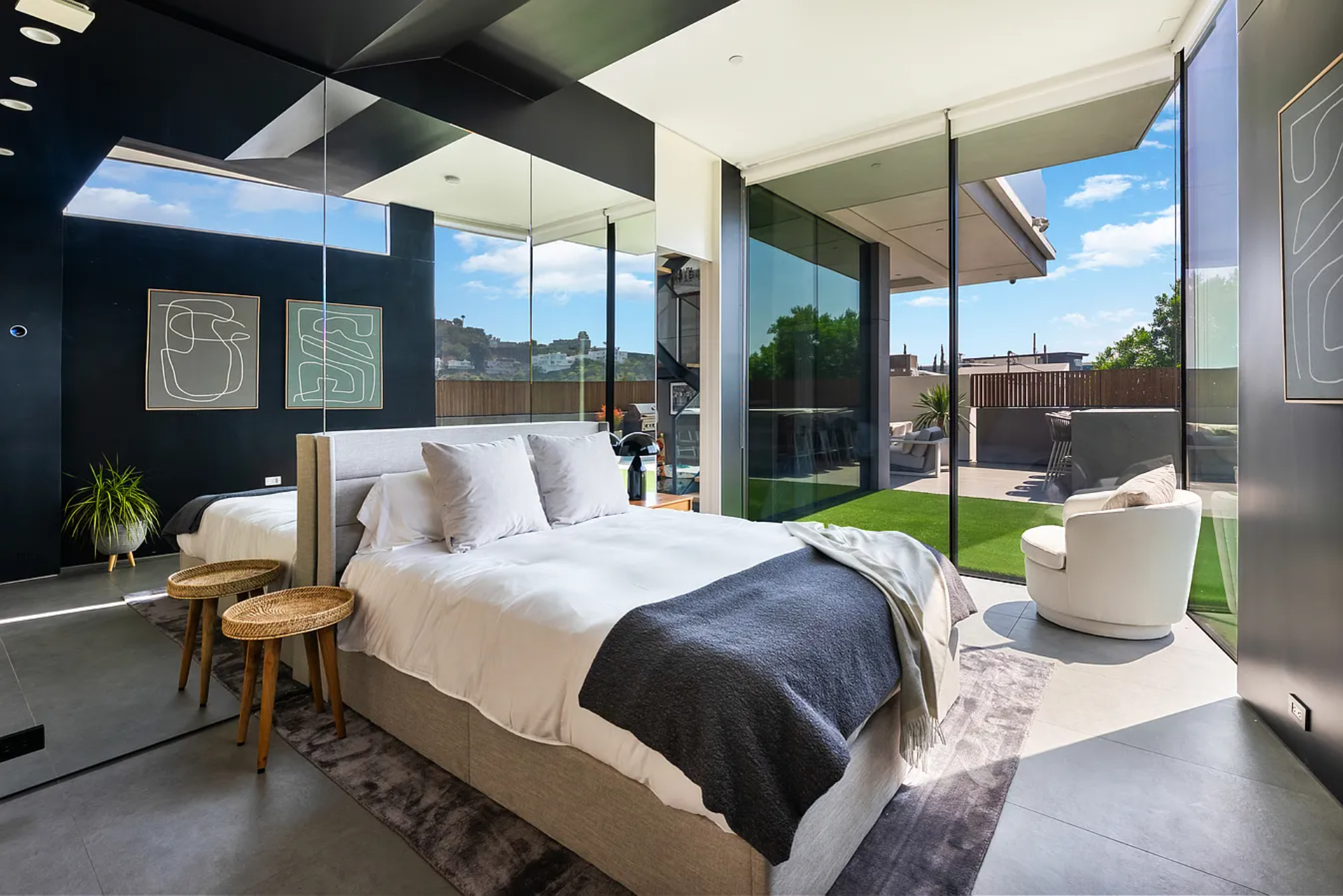 Blue Heights Modern | Photo 28