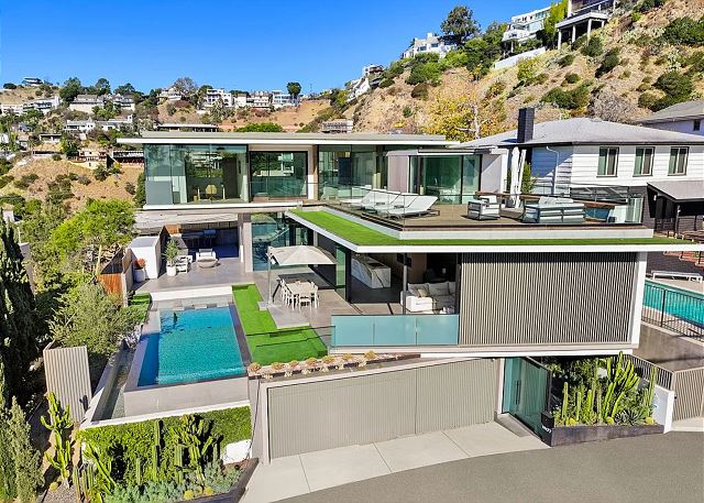 Featured Property Blue Heights Modern