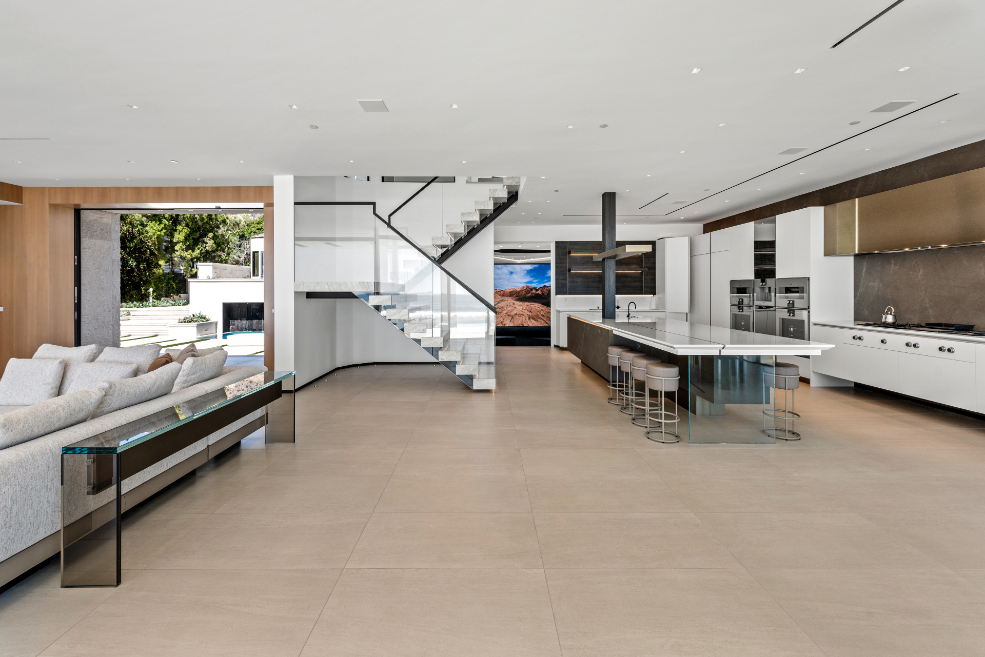 Broad Estate | Photo 15