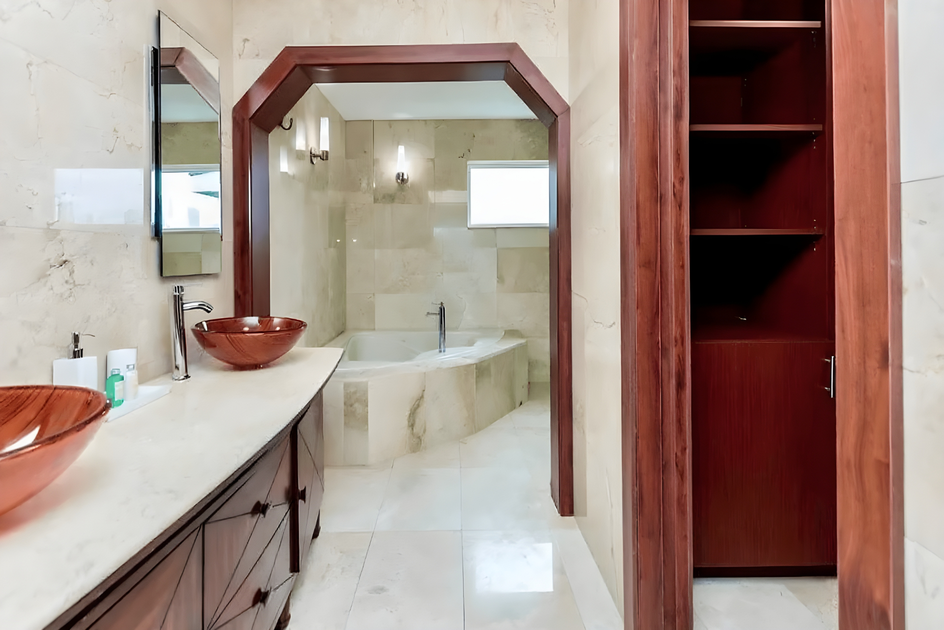 891 N Venetian | Photo 12