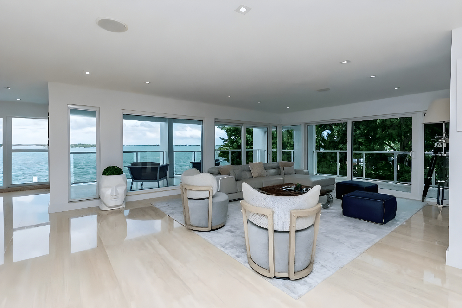 891 N Venetian | Photo 5