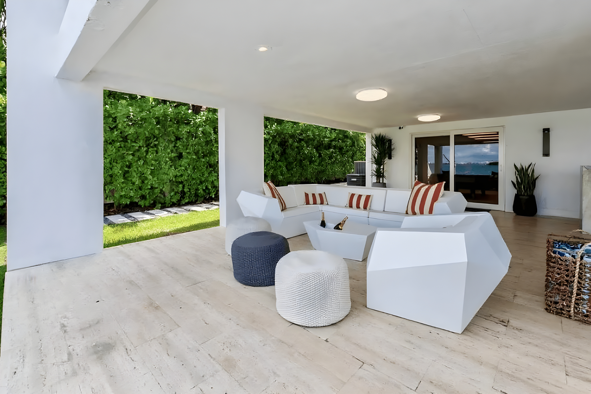 891 N Venetian | Photo 7