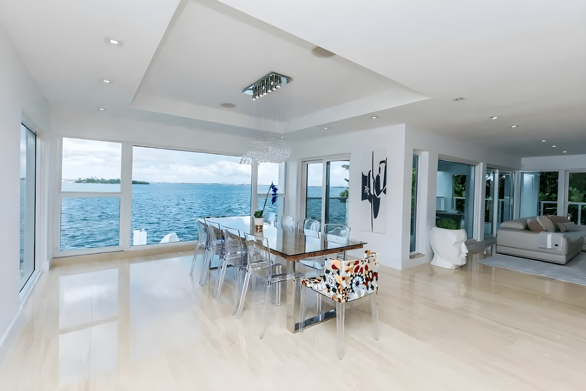 891 N Venetian | Photo 8