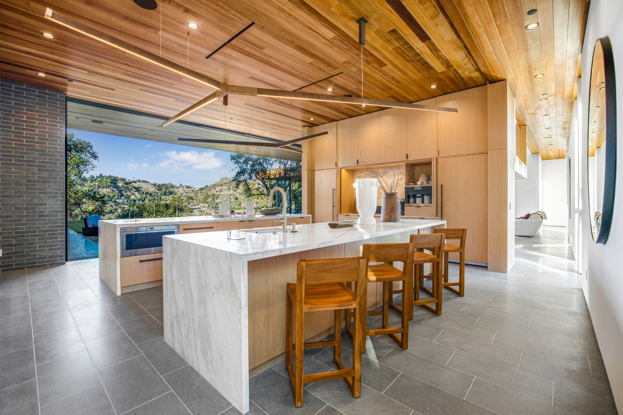 Oak Pass Manor | Photo 21