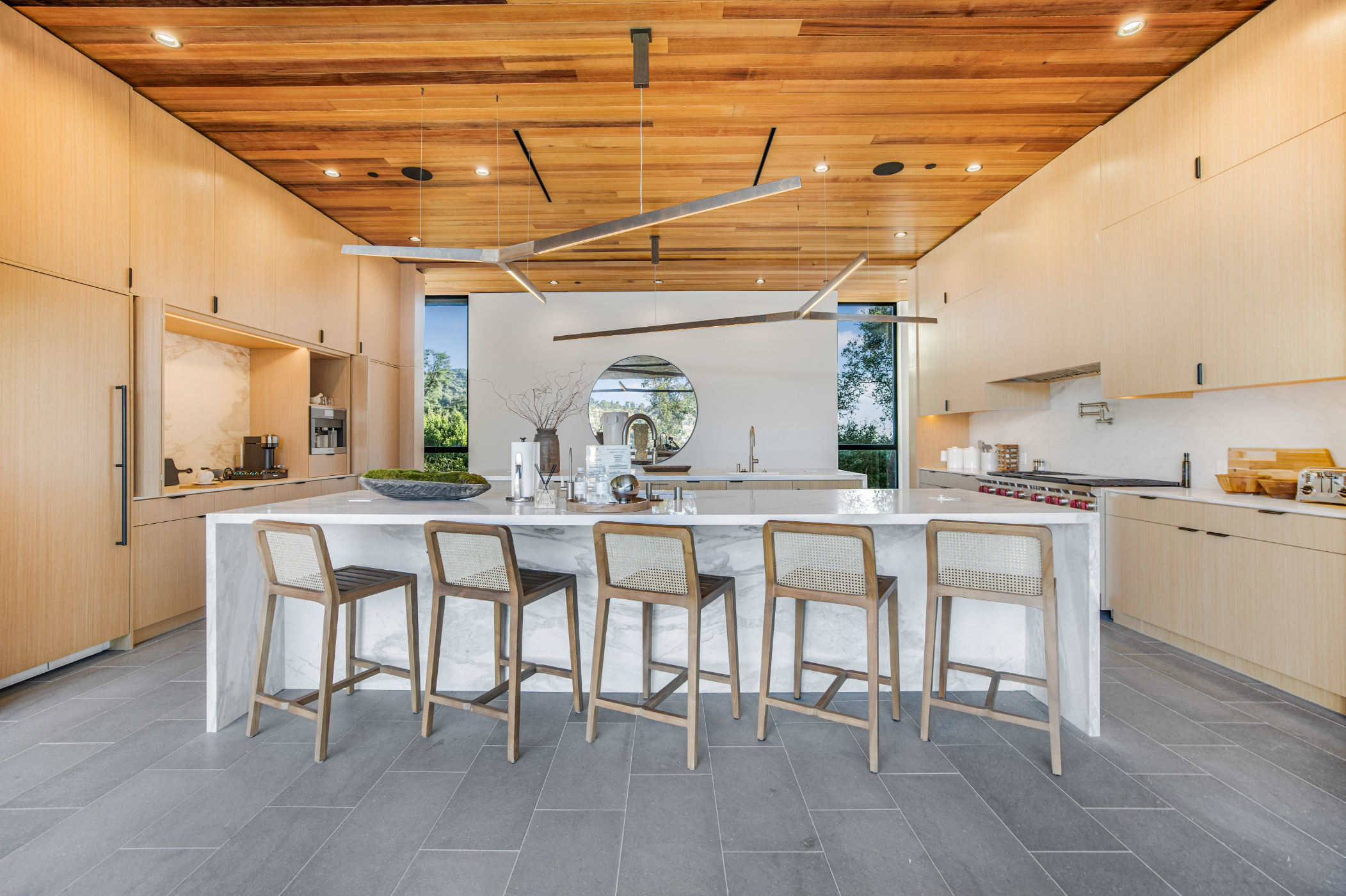 Oak Pass Manor | Photo 17