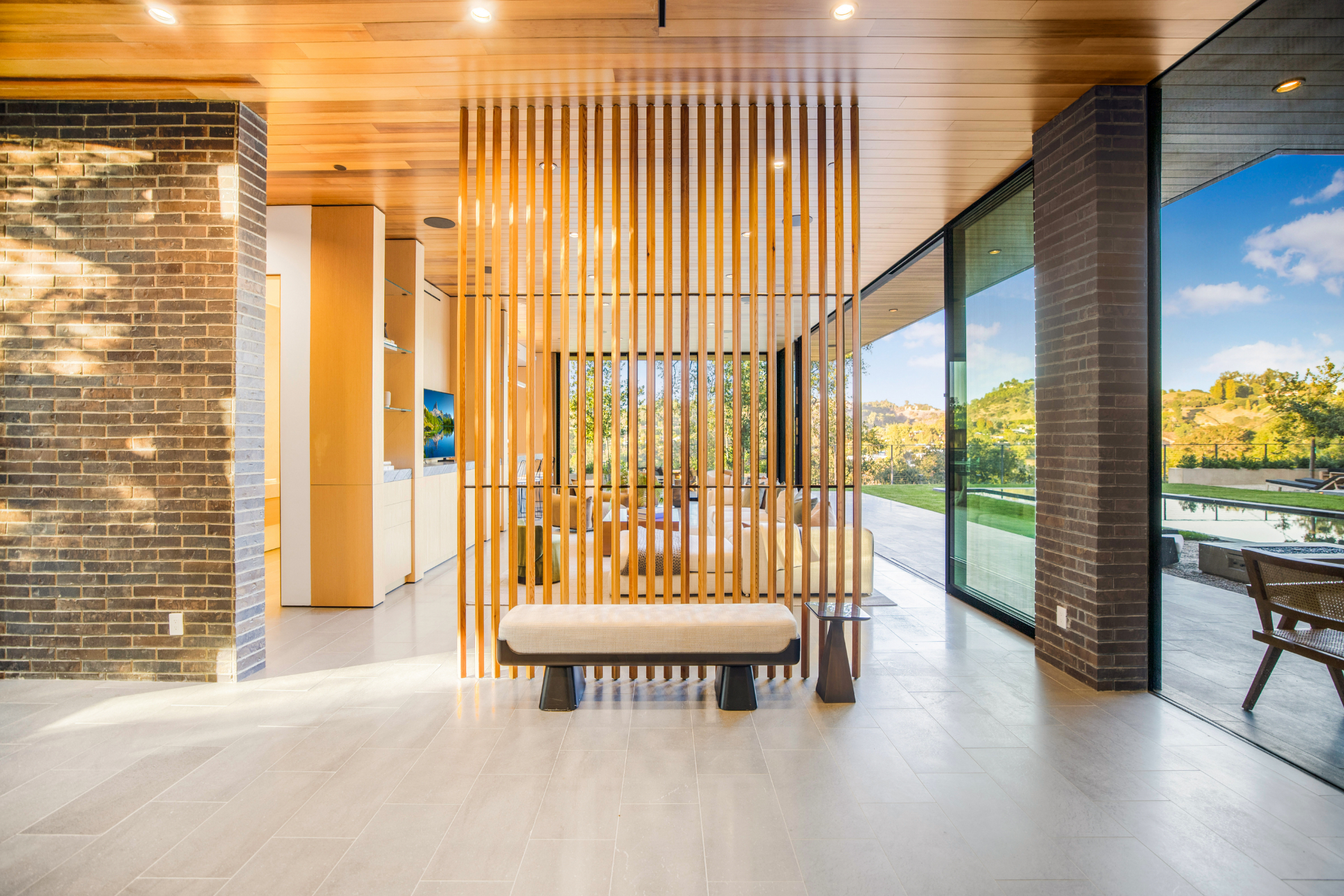 Oak Pass Manor | Photo 11