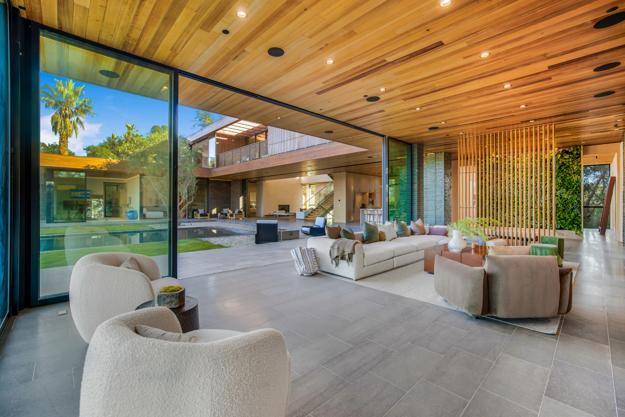 Oak Pass Manor | Photo 13